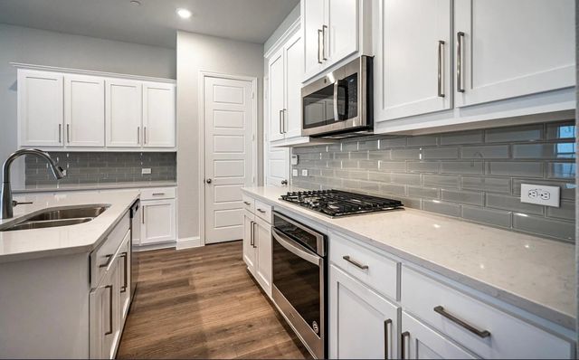 336 Almanor Street, Lewisville, TX 75056