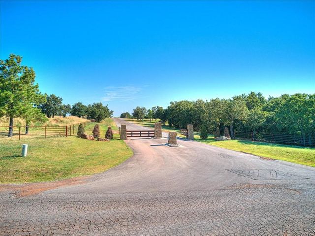 13745 Rockys Way, Arcadia, OK 73007