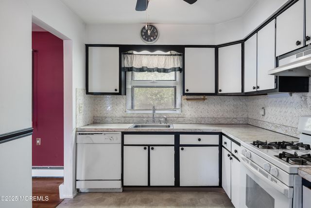 1074 Edgebrook Drive S, Toms River, NJ 08757