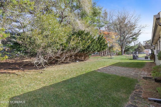 1074 Edgebrook Drive S, Toms River, NJ 08757