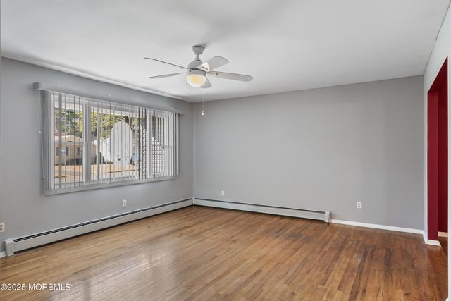 1074 Edgebrook Drive S, Toms River, NJ 08757