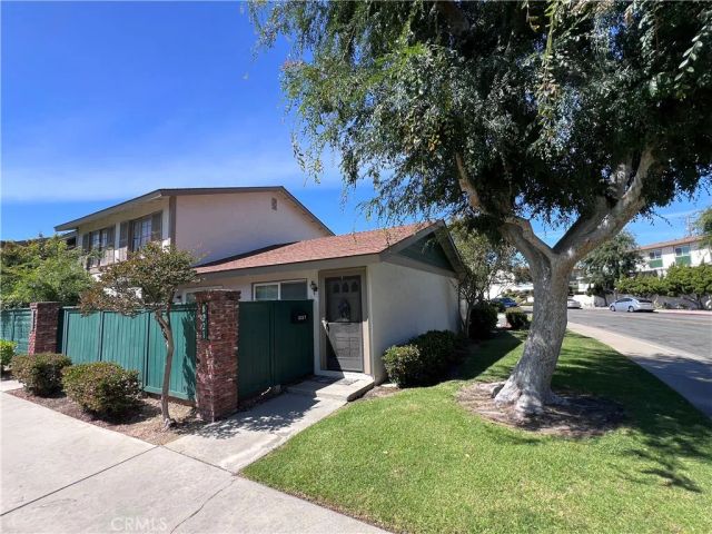 8221 GINNIS Green, Buena Park, CA 90621