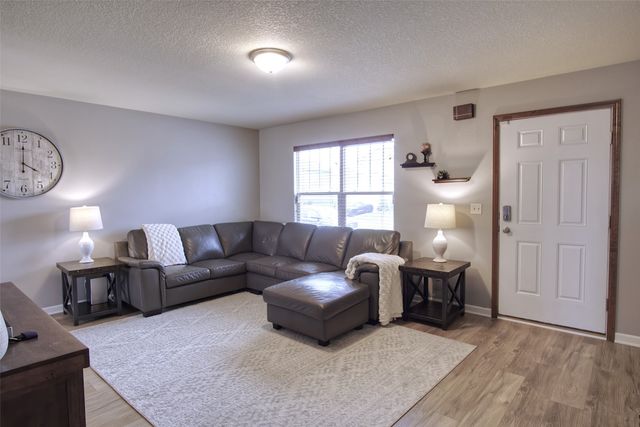 908 35th Street SW, Bondurant, IA 50035