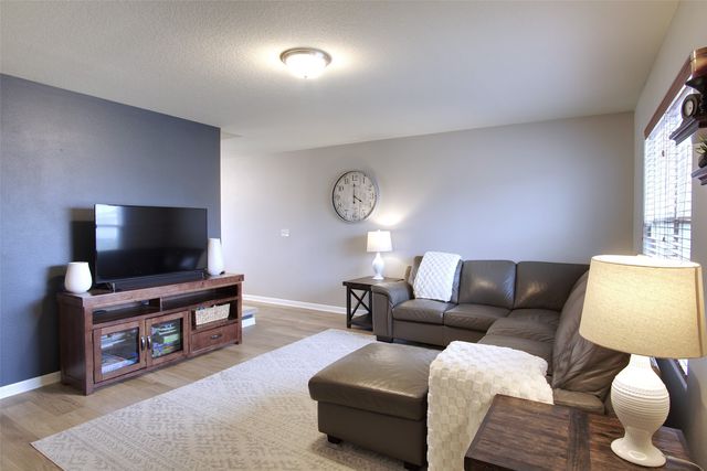 908 35th Street SW, Bondurant, IA 50035