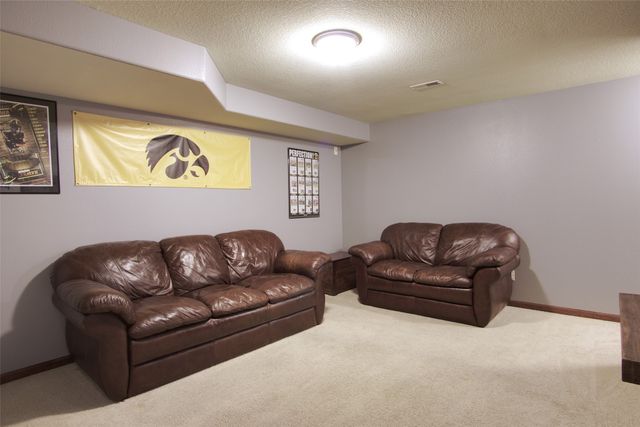 908 35th Street SW, Bondurant, IA 50035