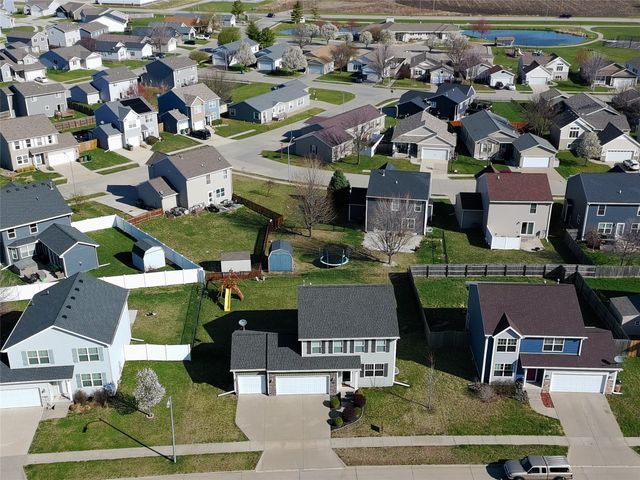 908 35th Street SW, Bondurant, IA 50035