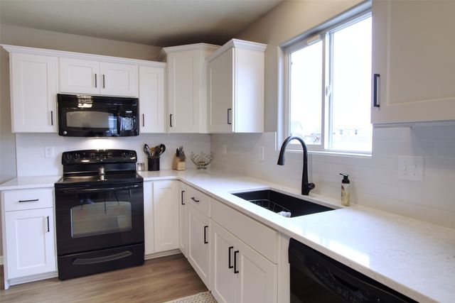 908 35th Street SW, Bondurant, IA 50035