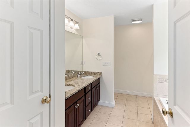 79 Foxwood Lane, Raynham, MA 02767