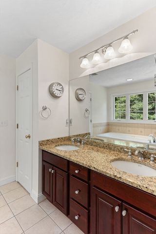 79 Foxwood Lane, Raynham, MA 02767