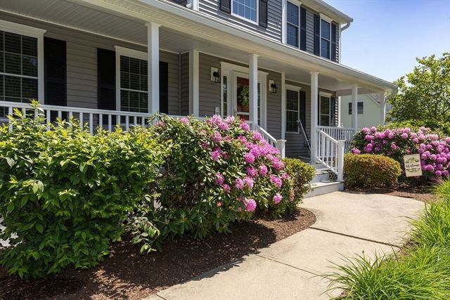 79 Foxwood Lane, Raynham, MA 02767