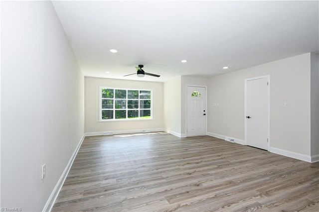 1133 Pennywood Drive, High Point, NC 27265