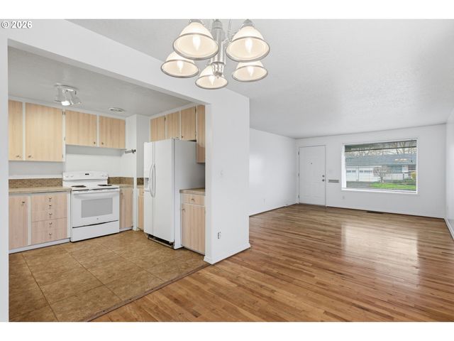 1390 ASTOR Way, Woodburn, OR 97071