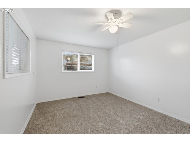 1390 ASTOR Way, Woodburn, OR 97071