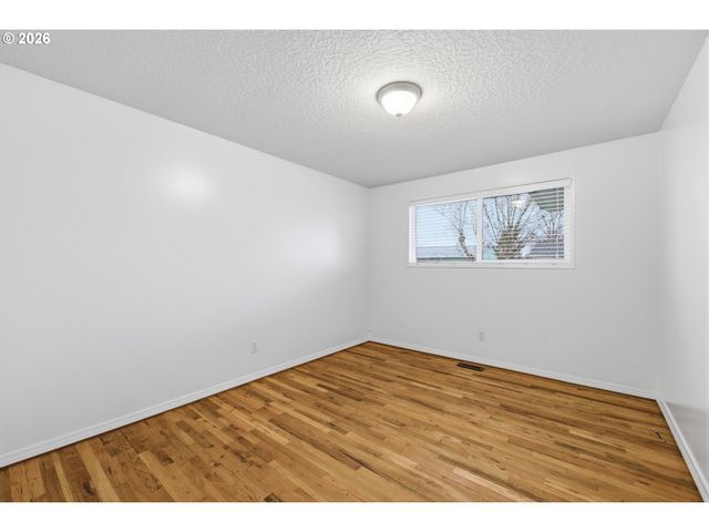 1390 ASTOR Way, Woodburn, OR 97071