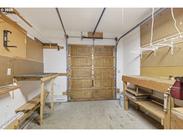 1390 ASTOR Way, Woodburn, OR 97071