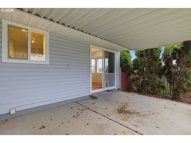 1390 ASTOR Way, Woodburn, OR 97071