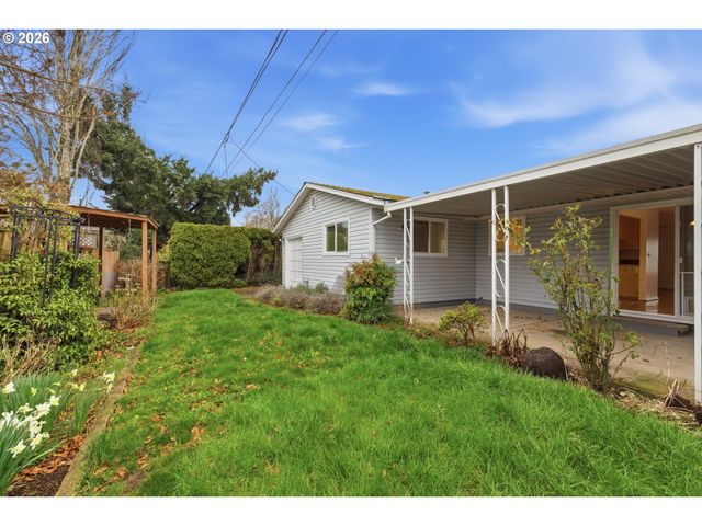 1390 ASTOR Way, Woodburn, OR 97071