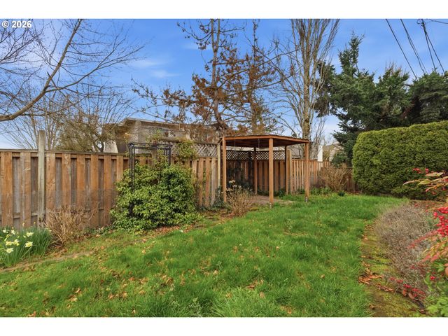1390 ASTOR Way, Woodburn, OR 97071
