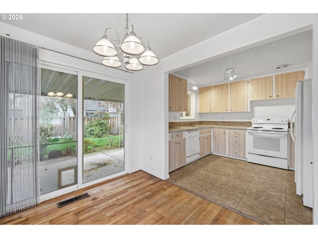 1390 ASTOR Way, Woodburn, OR 97071