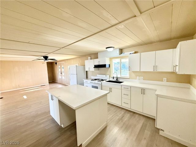 1480 West Irons Street, Pahrump, NV 89048