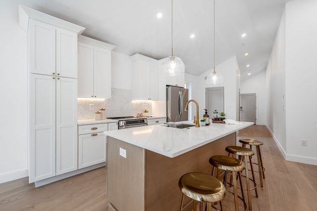 10 Rockland St. 4, Boston, MA 02119