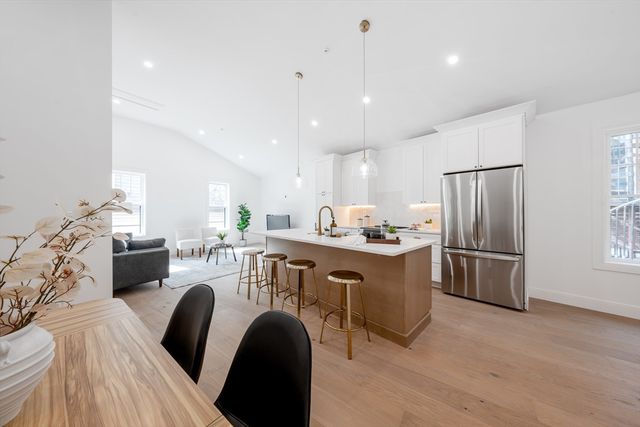 10 Rockland St. 4, Boston, MA 02119