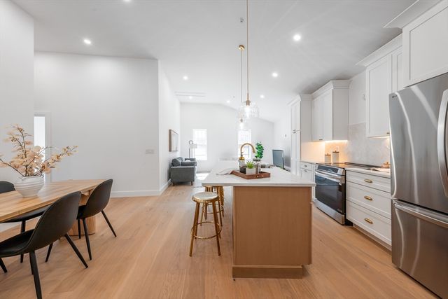 10 Rockland St. 4, Boston, MA 02119