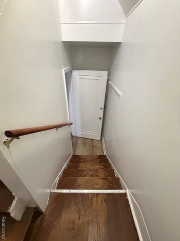 11700 Merriman Road, Livonia, MI 48150