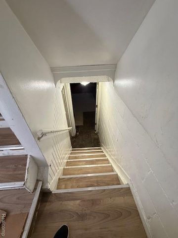 11700 Merriman Road, Livonia, MI 48150