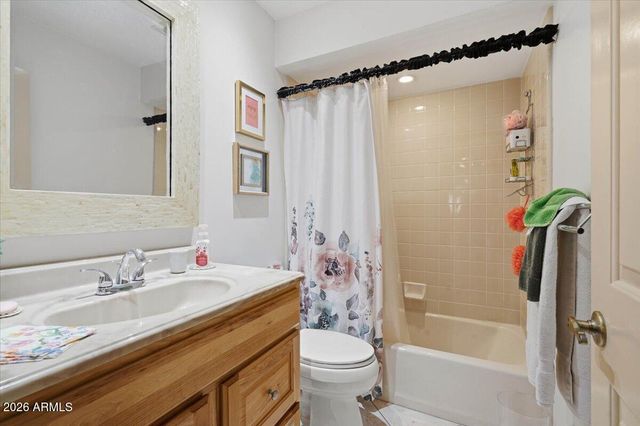 10413 E CHESTNUT Drive, Sun Lakes, AZ 85248