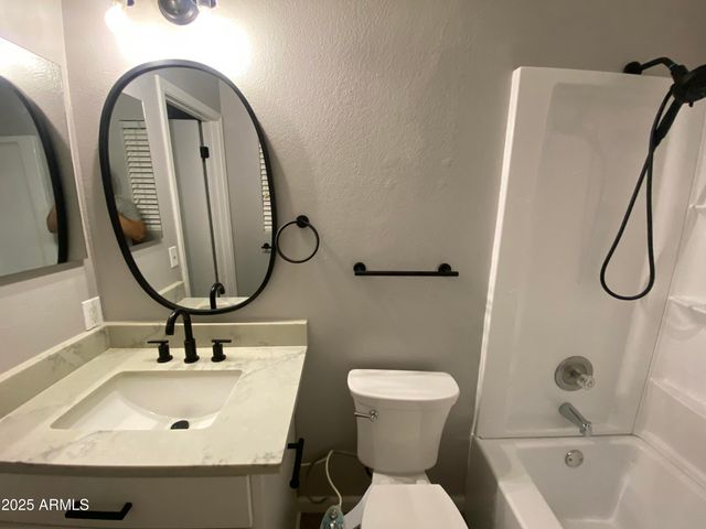 630 E JENSEN Street 106, Mesa, AZ 85203