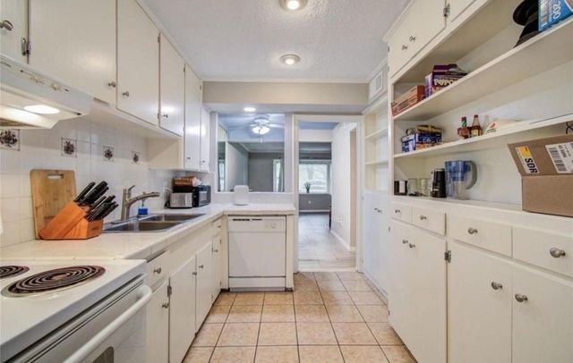 11609 Chimney Rock Road B, Houston, TX 77035
