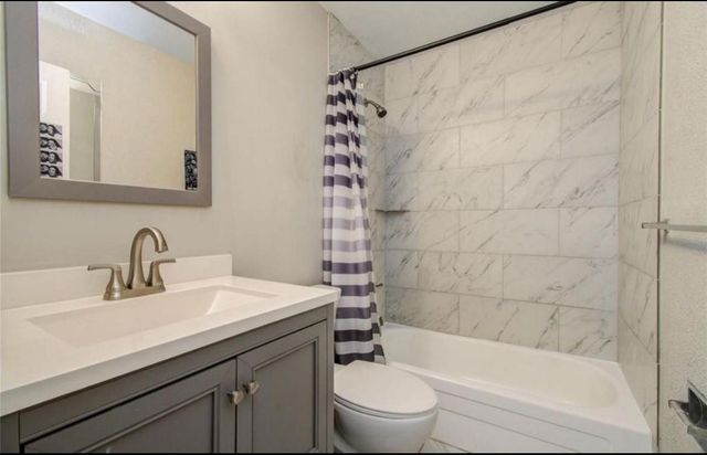 11609 Chimney Rock Road B, Houston, TX 77035
