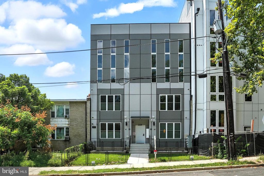 2109 M ST NE #8, Washington, DC 20002