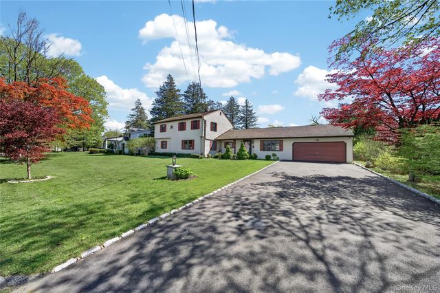 61 Crestwood Drive, Huntington Station, NY 11746