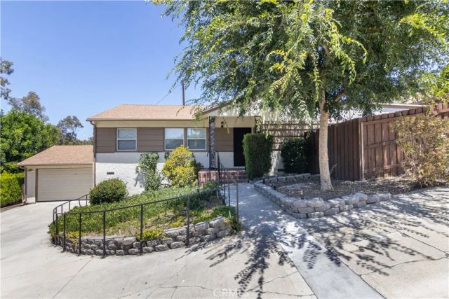 22436 Ave San Luis, Woodland Hills, CA 91364