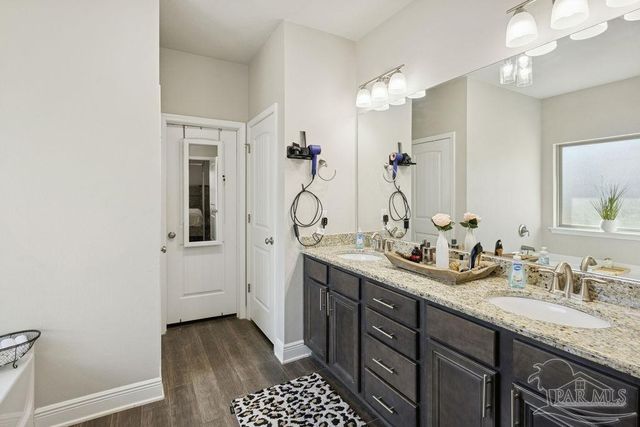 2612 Elkhorn Dr, Pace, FL 32571