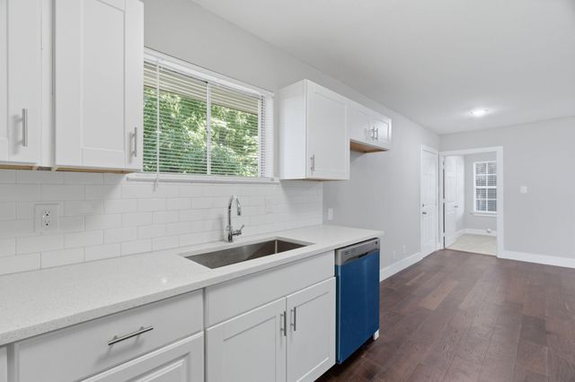 2204 Dunloe Avenue, Dallas, TX 75228