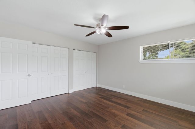 2204 Dunloe Avenue, Dallas, TX 75228