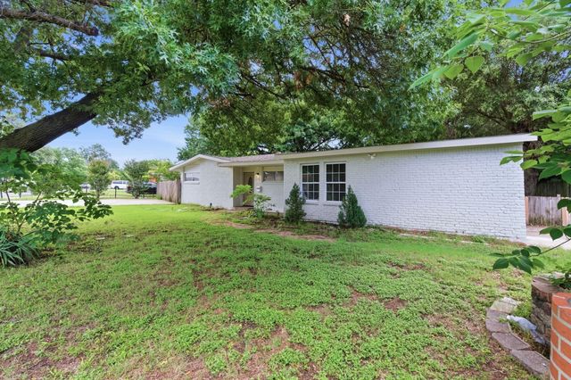 2204 Dunloe Avenue, Dallas, TX 75228