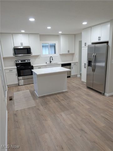 5428 Mills Creek Lane, North Ridgeville, OH 44039