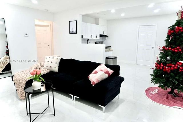 1213 NW 6th Ave, Fort Lauderdale, FL 33311