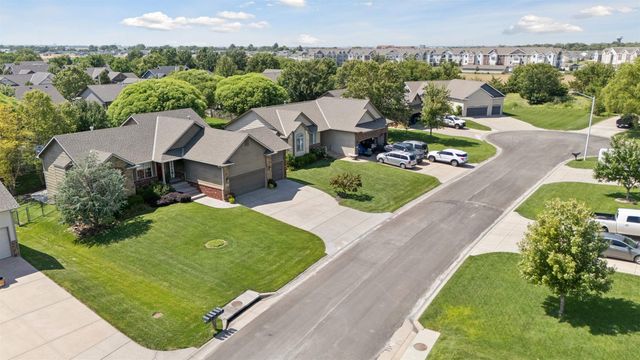 4115 N Parkdale Cir, Maize, KS 67101