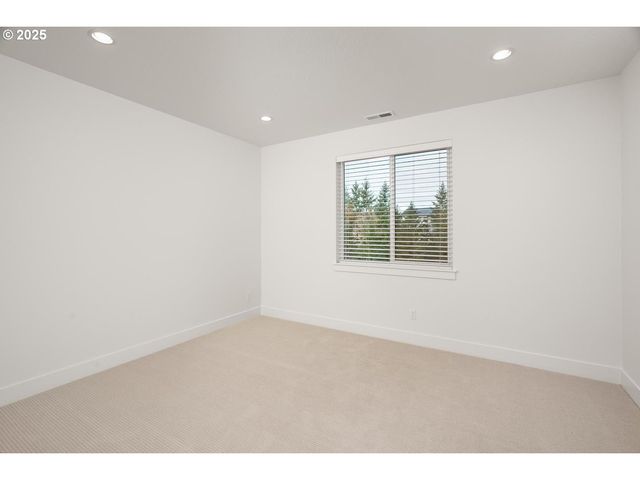 16005 Nw HOLMAN Way, Portland, OR 97229