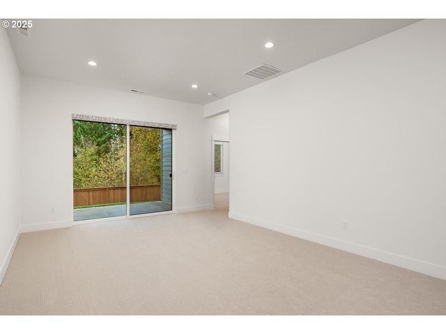 16005 Nw HOLMAN Way, Portland, OR 97229