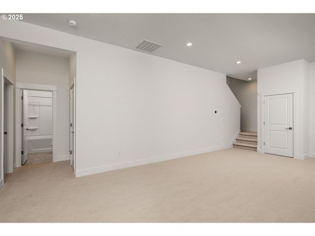 16005 Nw HOLMAN Way, Portland, OR 97229