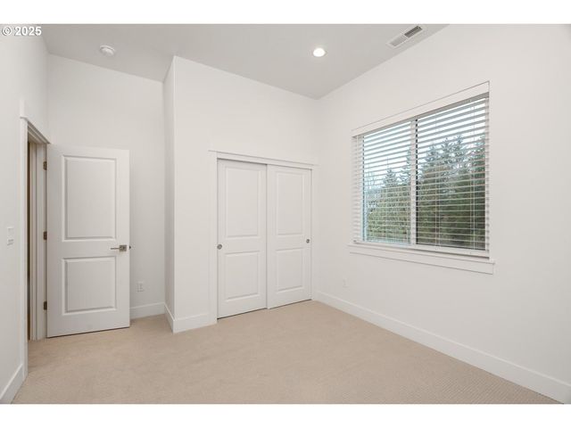 16005 Nw HOLMAN Way, Portland, OR 97229