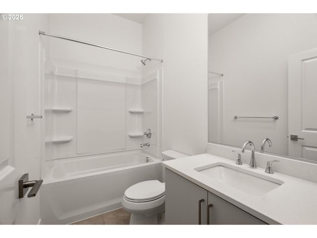 16005 Nw HOLMAN Way, Portland, OR 97229