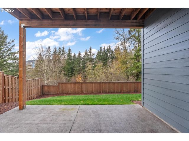 16005 Nw HOLMAN Way, Portland, OR 97229