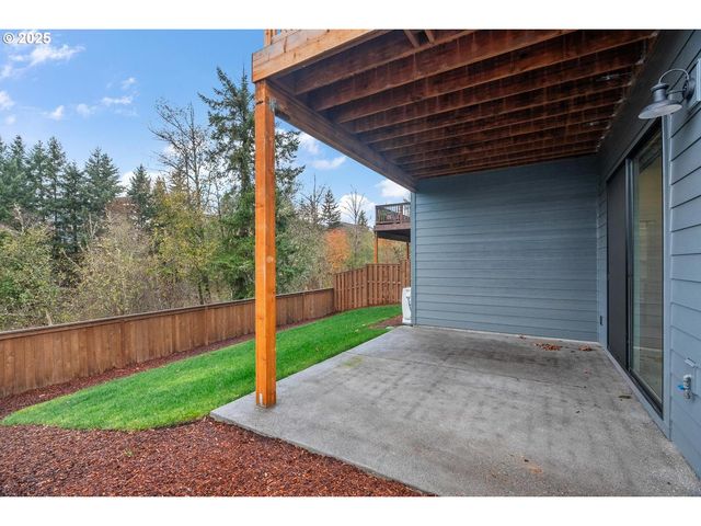 16005 Nw HOLMAN Way, Portland, OR 97229